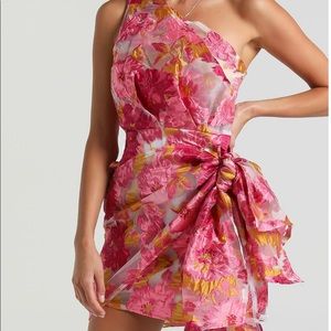 NWOT Showpo Reverse Brailey dress tie side/sash, one shoulder, & asymmetrical